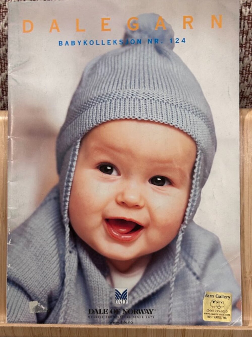 VINTAGE 2002 DALE OF NORWAY DALEGARN #124 BABY CHILDRENS KNITTING BOOK NORWEGIAN